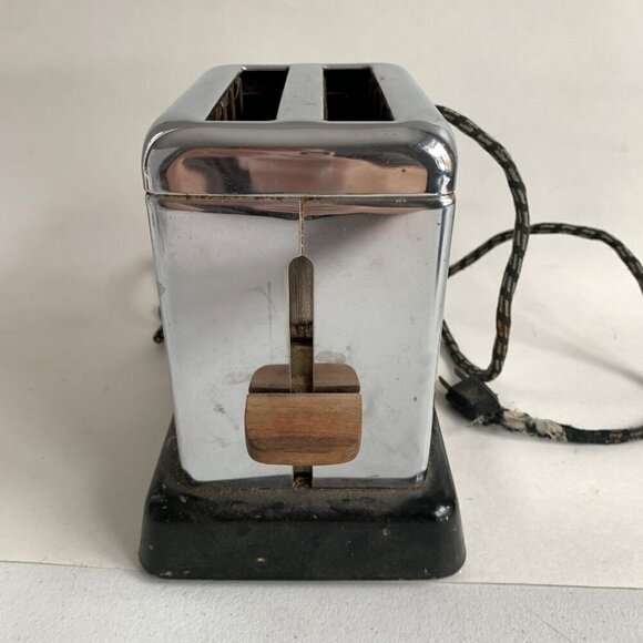 Vintage Dominion Model #1106 Chrome Silver Toaster Wooden Handles - Picture 2 of 7